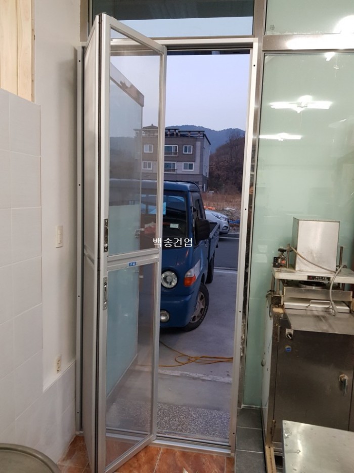 08706a1bfb0a9c3a5ba9e706cc78f0e7.jpg