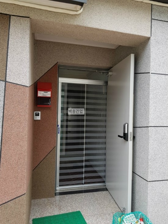 ef42b0ebf11ca47d6157ca29826cf099.jpg